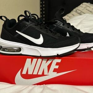 Kidd Nike Air Max INTRLK Lite